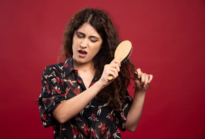 केसगळती होतेय ?- हे ‘ 7’ घरगुती उपाय नक्की करुन पहा