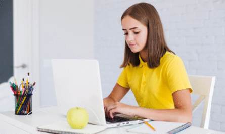 फक्त पोस्ट टाकून ब्रँड तयार होत नाही! जाणून घ्या सोशल मीडियावर प्रभावी ब्रँड तयार करण्याच्या ७ यशस्वी पद्धती — तुमचा वैयक्तिक किंवा व्यवसायिक ब्रँड मजबूत करण्यासाठी आजच वाचा.