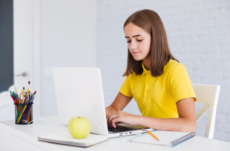 फक्त पोस्ट टाकून ब्रँड तयार होत नाही! जाणून घ्या सोशल मीडियावर प्रभावी ब्रँड तयार करण्याच्या ७ यशस्वी पद्धती — तुमचा वैयक्तिक किंवा व्यवसायिक ब्रँड मजबूत करण्यासाठी आजच वाचा.