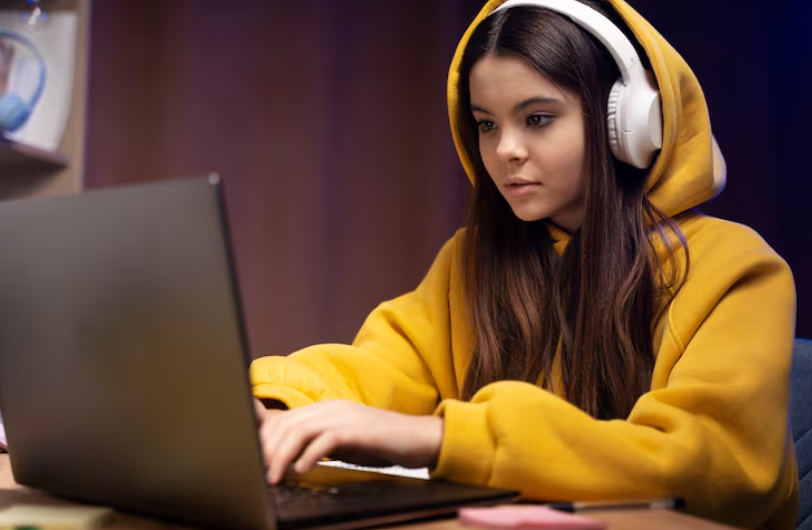 विद्यार्थ्यांसाठी ऑनलाईन शिक्षण : यशस्वी अभ्यासासाठी प्रभावी रणनीती